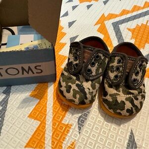 TOMS Green and Black Baby Walker Slip-Ons